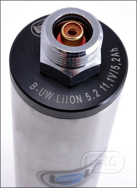 Zdroj-LOLA-B-UW-LiON-5-2-II-kanystr-vrch.jpg